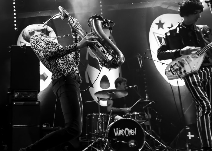 concierto-serpiente_negra_presenta_weird-omen_planta-baja_yuzin-granada
