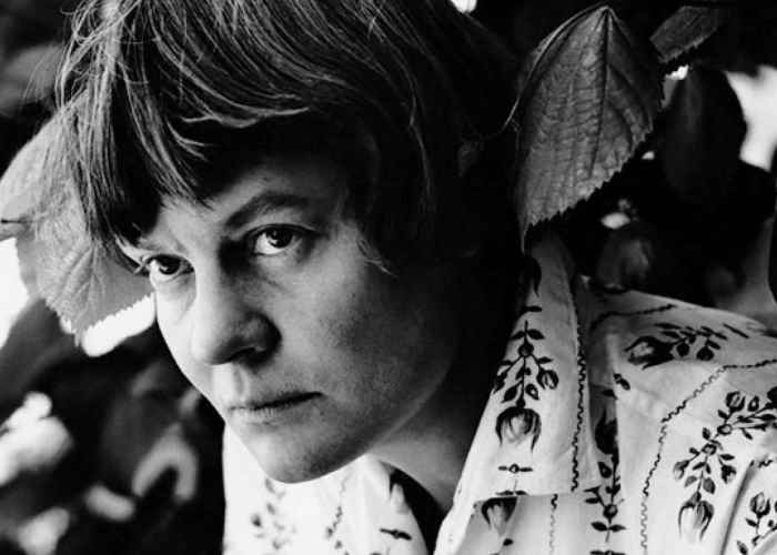 Club de lectura - Una cabeza cercenada de Iris Murdoch - Tremenda Librería - Yuzin Granada - Literatura