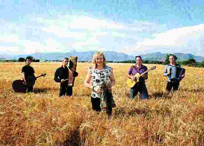 olga-y-los-ministriles-Graná Folk - VI Festival de Música Folk de Granada- Yuzin