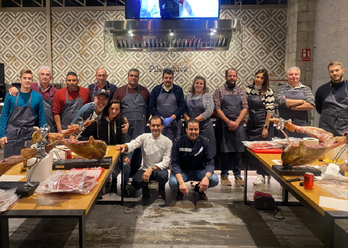 Taller Corte de Jamón Pilsaeduca - Gastronomía - Cocina - Yuzin Granada