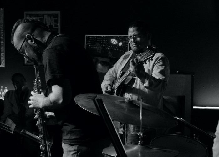 La Vin Band Ool Ya Koo - Yuzin Granada
