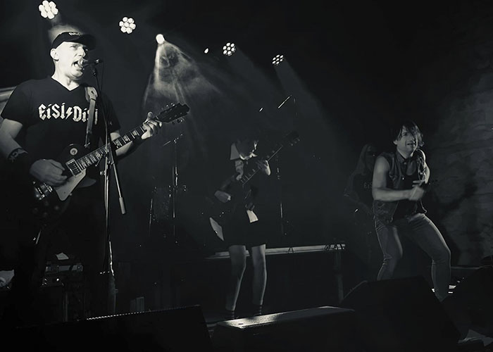 concierto_eisi-disi-tributo-ac-dc_gruta-77_yuzin-carabanchel