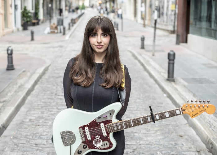 THE FIXED TRIO + TESSA OLMOS en concierto en lemon rock - yuzin granada