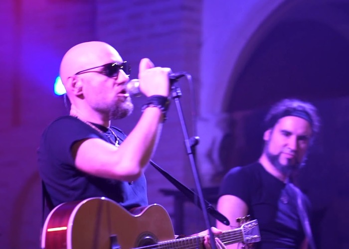 Hechizo, homenaje a Héroes del Silencio en sala el tren - concierto- Yuzin Granada