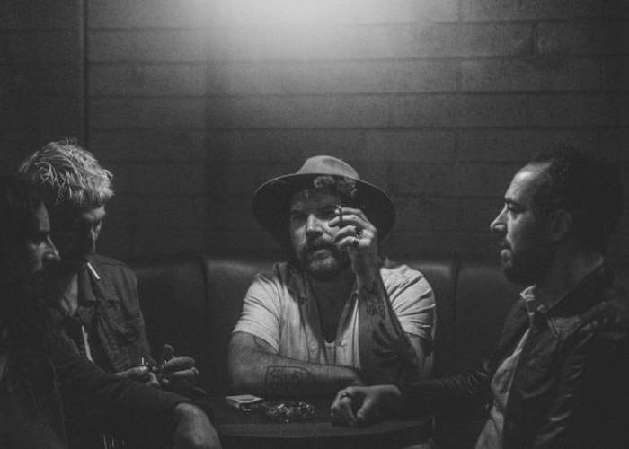 LOS PALMS en concierto en sala planta baja - serpiente negra - yuzin granada